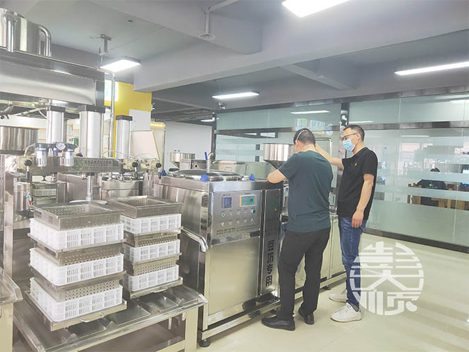河南開封客戶選購自動豆腐機器，擴展生意